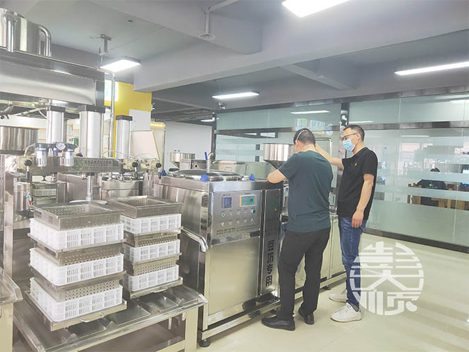河南開封客戶選購自動豆腐機器，擴展生意